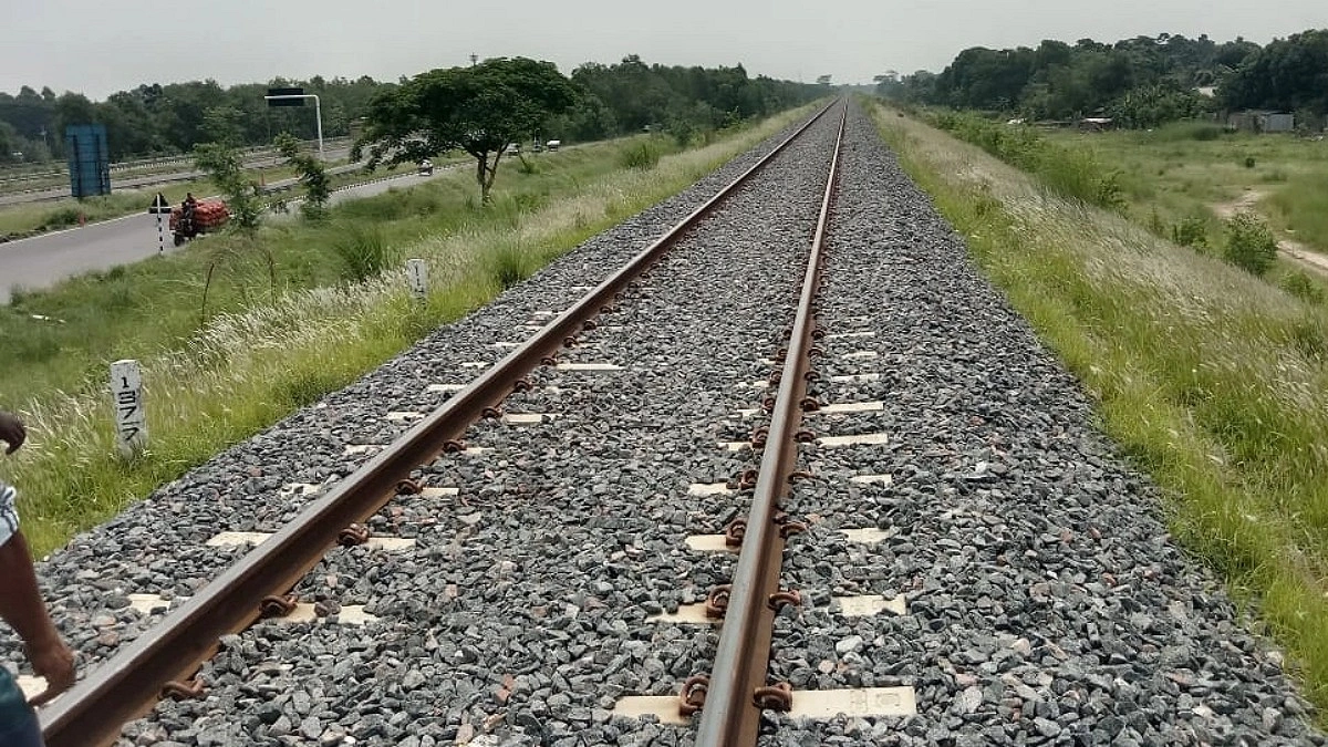 শিবচরে রেললাইনে কাটা পড়ে বৃদ্ধার মৃত্যু