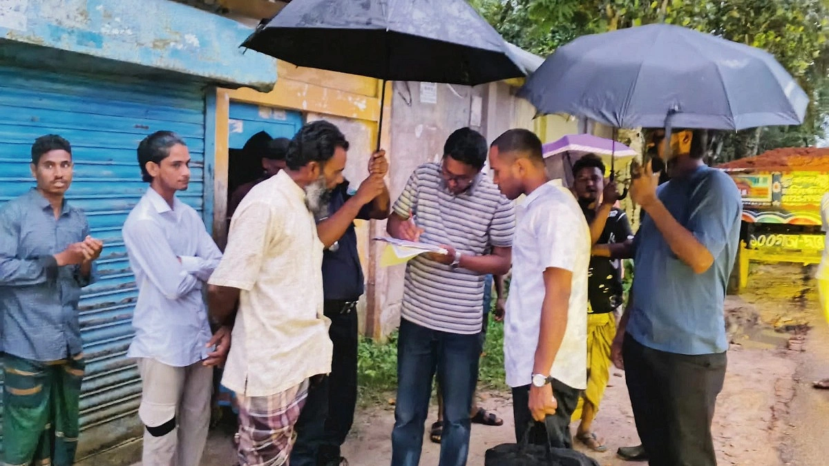 পাহাড় কেটে মাটি বিক্রি, ইউপি সদস্যকে জরিমানা