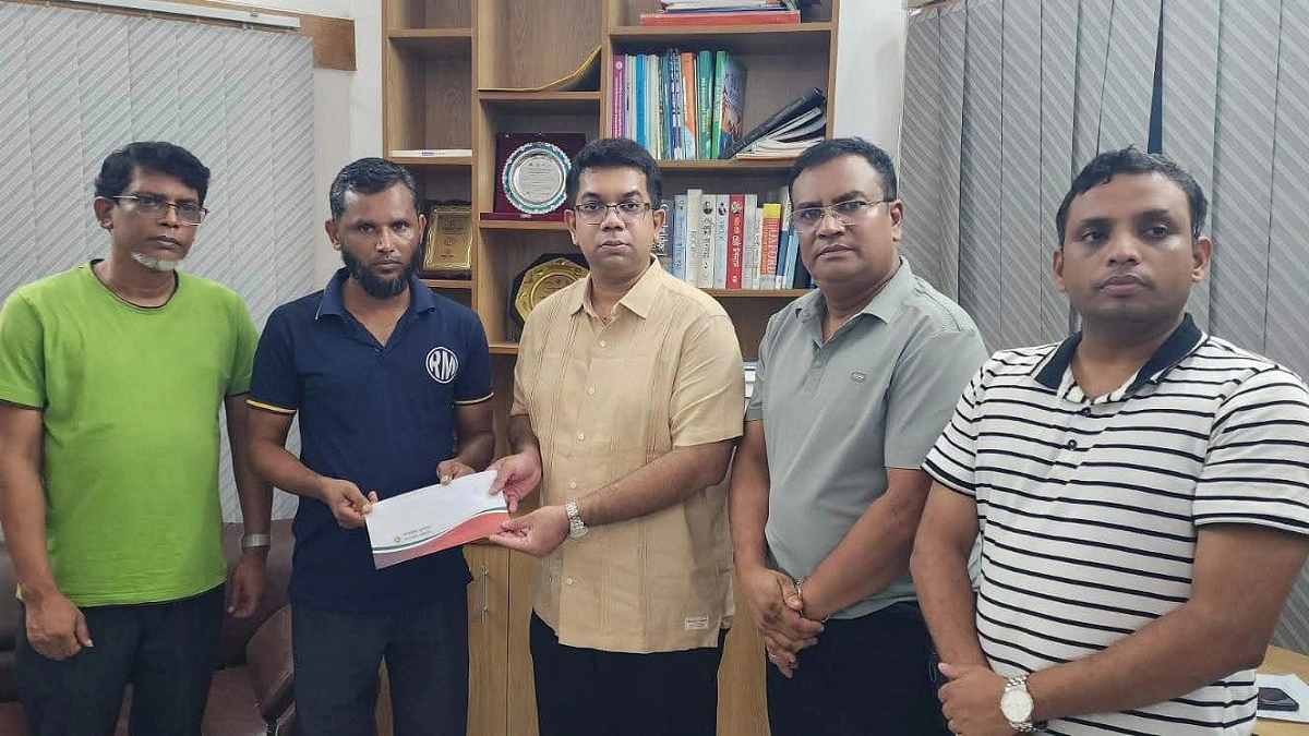 বজ্রপাতে মৃত তিন মাদ্রাসাছাত্রের পরিবার পেল ২৫ হাজার করে সহায়তা