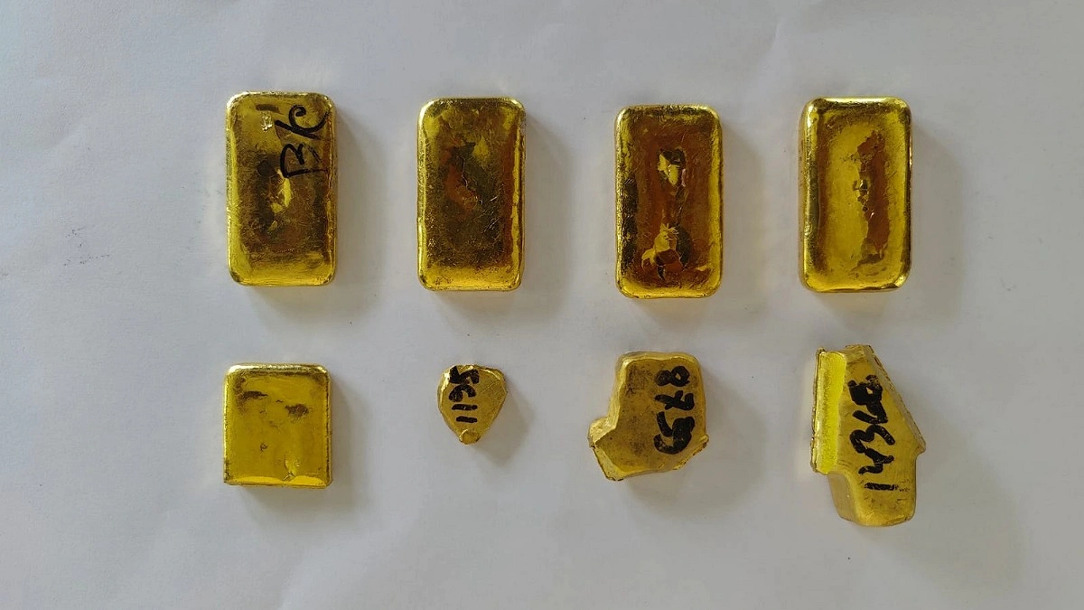 জীবননগর সীমান্তে স্বর্ণের বারসহ আটক ১