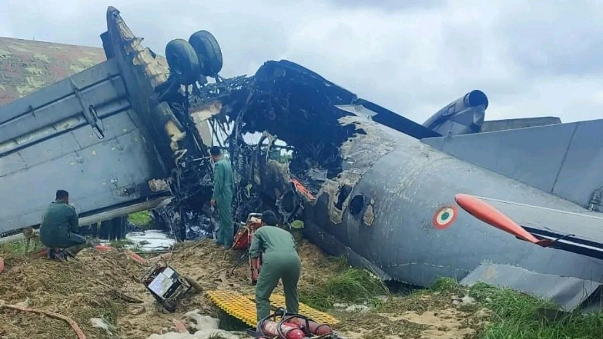 আসামের জোড়হাট বিমানঘাঁটিতে দুর্ঘটনার কবলে এএন-৩২