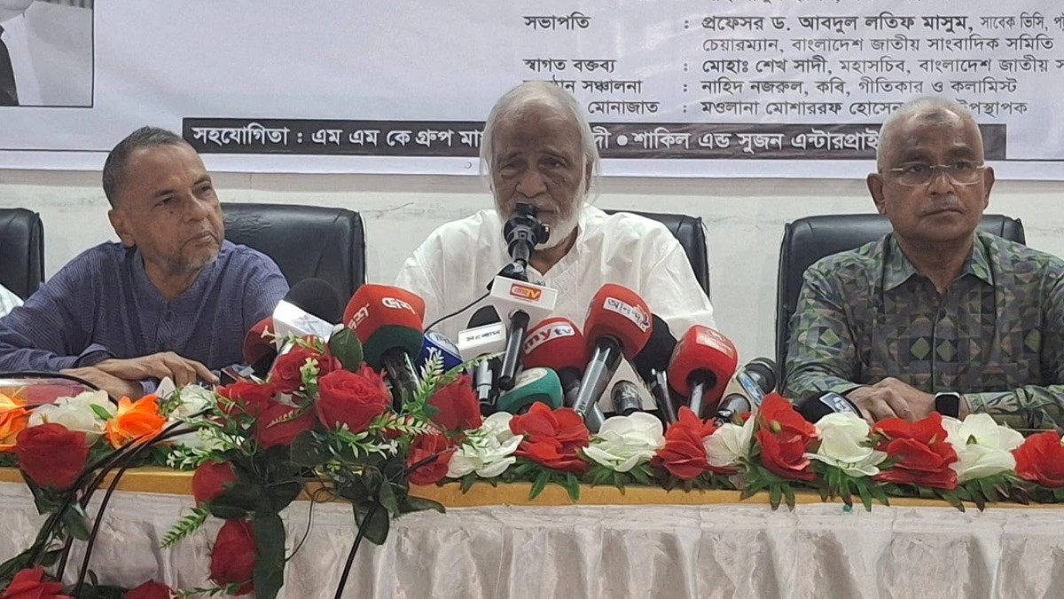 গুণীজনদের সম্মান জানালে পুরো জাতিই সম্মানিত হয়