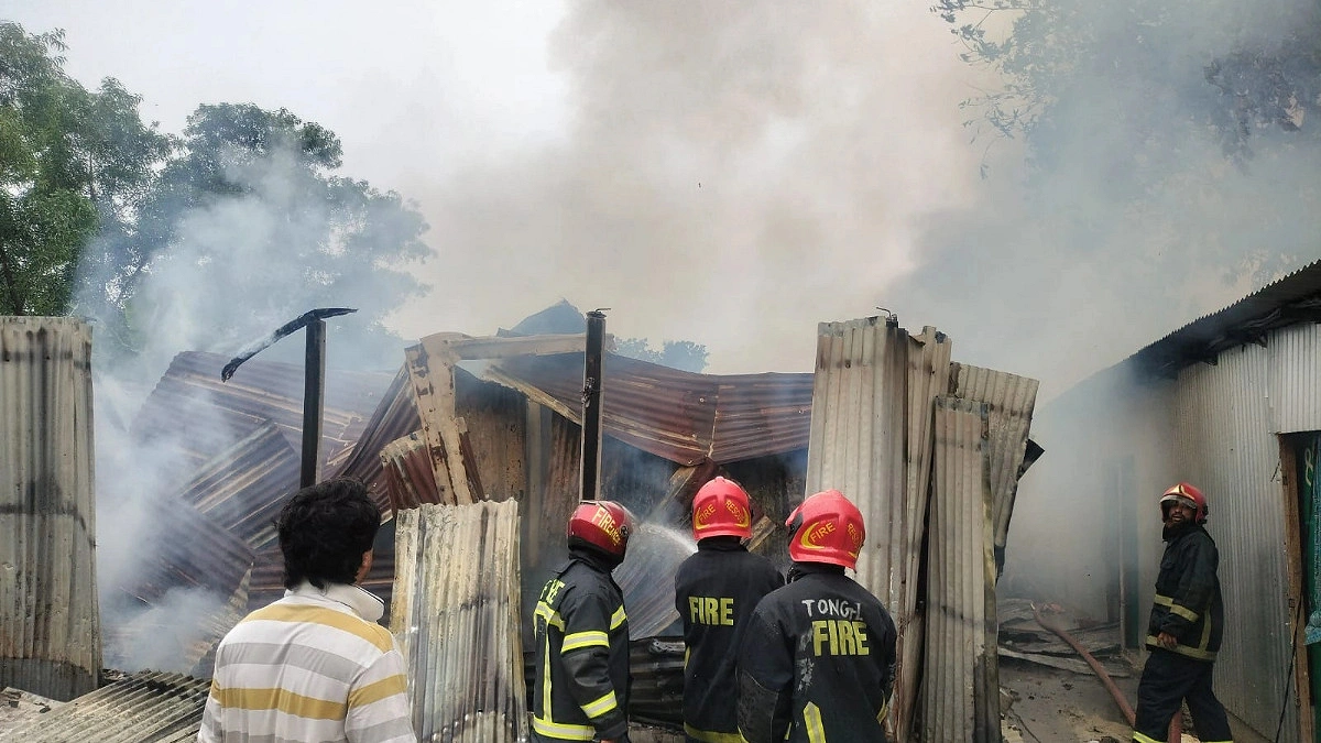 টঙ্গীতে আগুনে পুড়ল ২৫ ঘর
