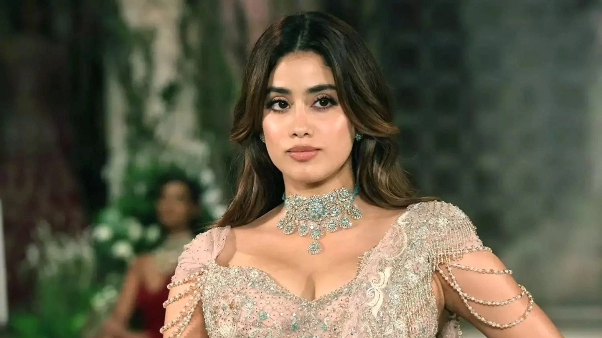 দক্ষিণি ছবিতে খোলামেলা উপস্থাপন নিয়ে বিতর্ক, মুখ খুললেন জাহ্নবী