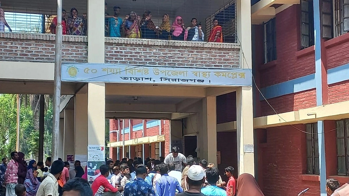 জনবল সংকটে খুঁড়িয়ে চলছে তাড়াশ স্বাস্থ্য কমপ্লেক্স
