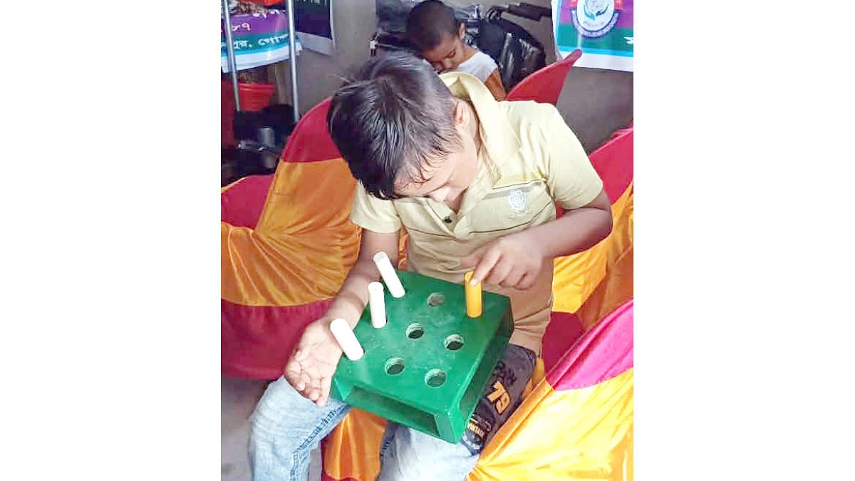 ছেলেকে ভর্তি না করায় স্কুল খুলেছেন নাজনীন
