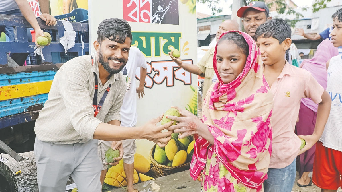 সুবিধাবঞ্চিতদের জন্য ‘স্বপ্ন আম উৎসব’
