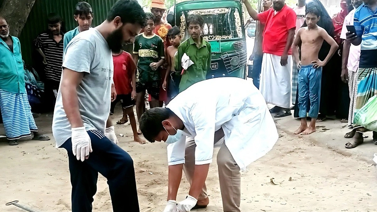কুকুরের কামড়ে ৩০ জন আহত, অবশেষে জলাতঙ্ক রোধে টিকাদান শুরু