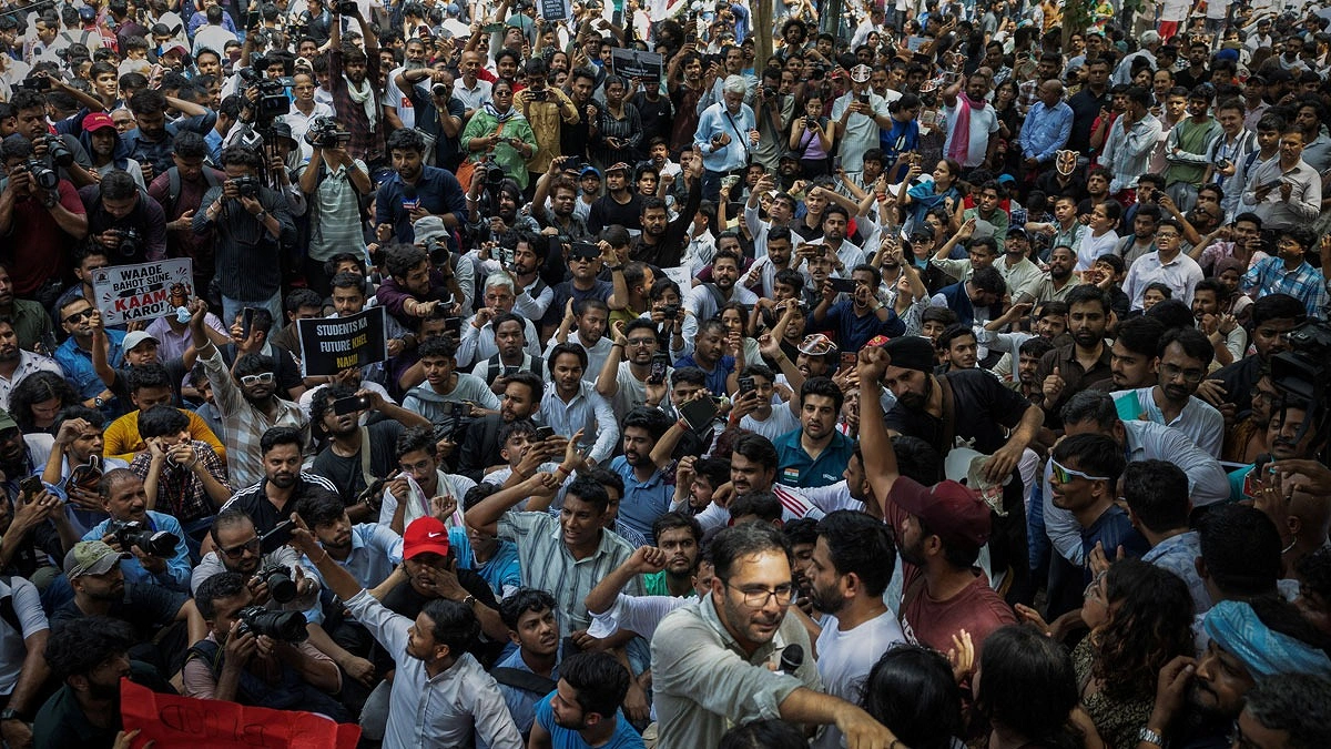 মহারাষ্ট্রে আবারও প্রশ্নফাঁস, সরব সিজেপি