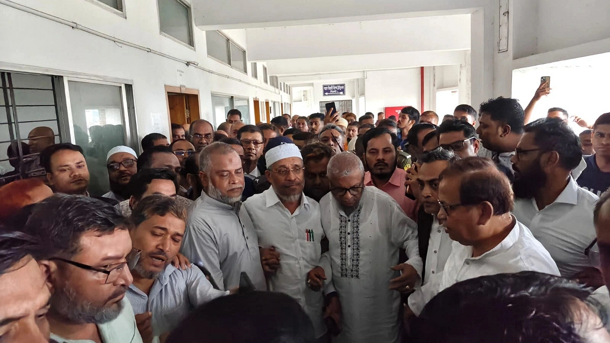 সুরঞ্জিত সেনগুপ্ত হত্যাচেষ্টা মামলায় খালাস আরিফ-বাবর-গউছ