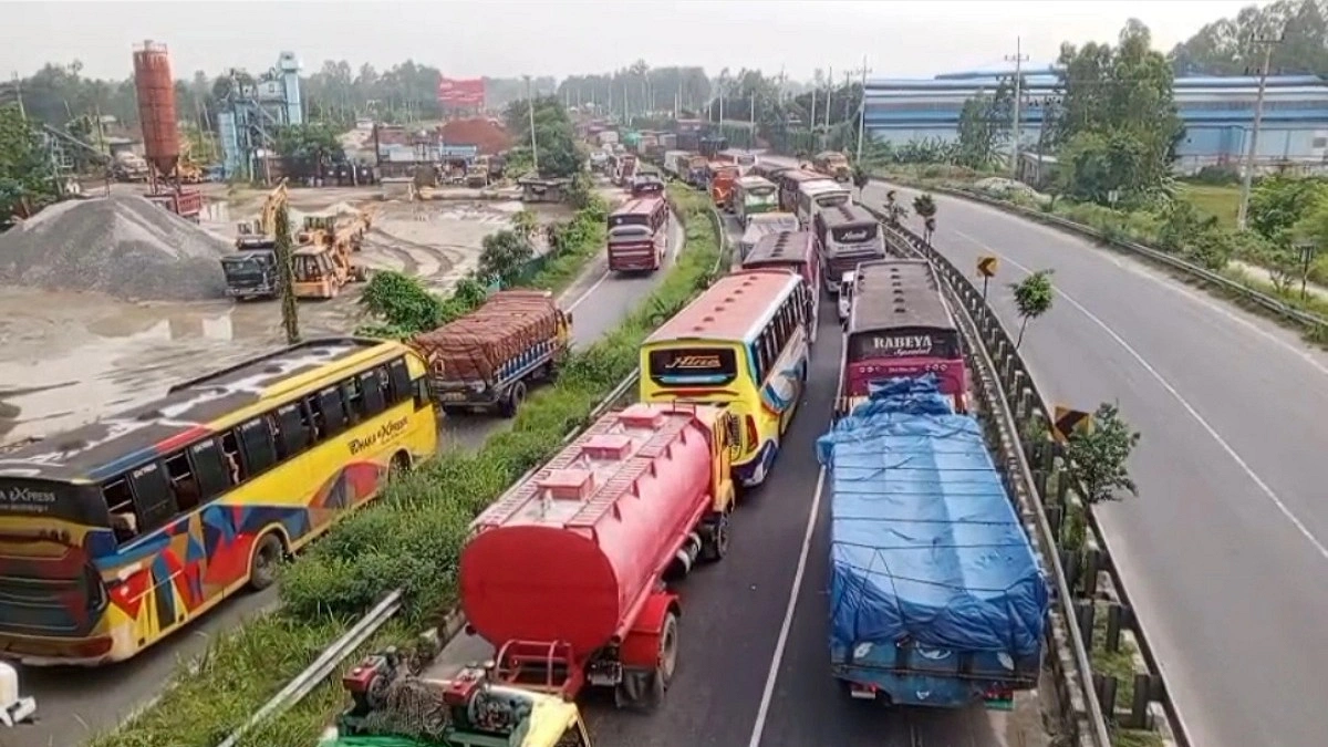 যমুনা সেতু মহাসড়কে ১৮ কিলোমিটার যানজট, দুর্ভোগে যাত্রীরা