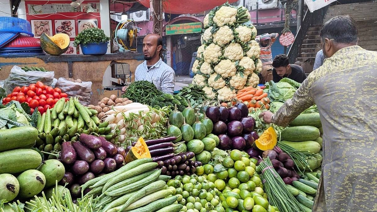 ফুলকপি-বাঁধাকপি মিলছে ৬০ টাকায়, কাঁচামরিচ ১২০