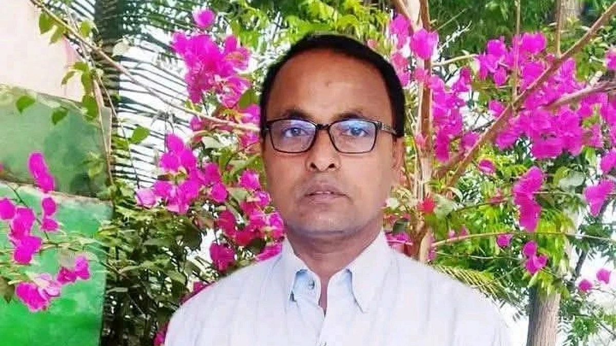 গাছে শিক্ষকের ঝুলন্ত দেহ, ‘ঋণের চাপে আত্মহত্যা’ ধারণা