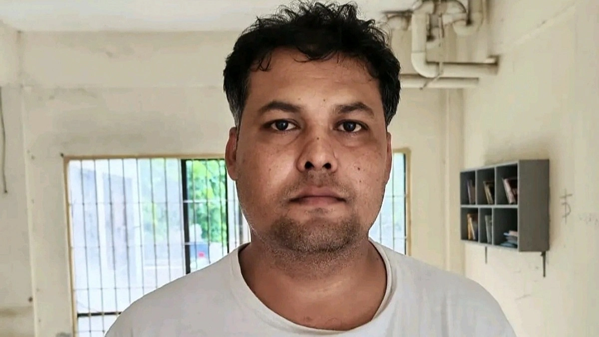 দামুড়হুদায় নিষিদ্ধ ছাত্রলীগের নেতা গ্রেপ্তার