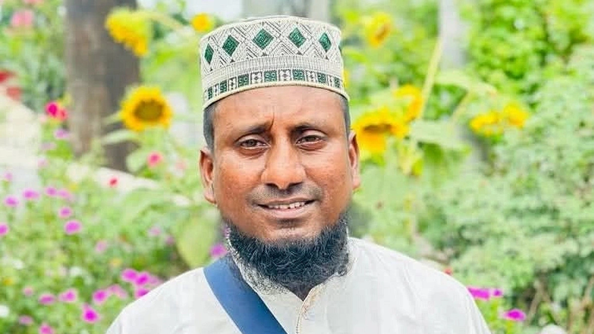 রেললাইনের পাশে পড়েছিল শিক্ষকের মরদেহ