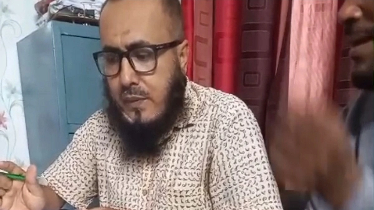 উন্নয়ন তহবিল থেকে ১০ শতাংশ কমিশন চাইলেন ইউপি সচিব