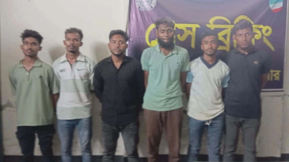 বিকেলে নিষিদ্ধ যুবলীগের মিছিল, সন্ধ্যার আগেই গ্রেপ্তার