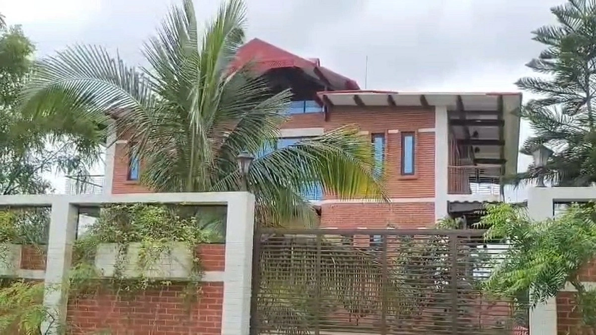 দুবাইয়ে গ্রেপ্তার বেনজীর, রূপগঞ্জে ১০ কোটির বাংলো সরকারি নিয়ন্ত্রণে