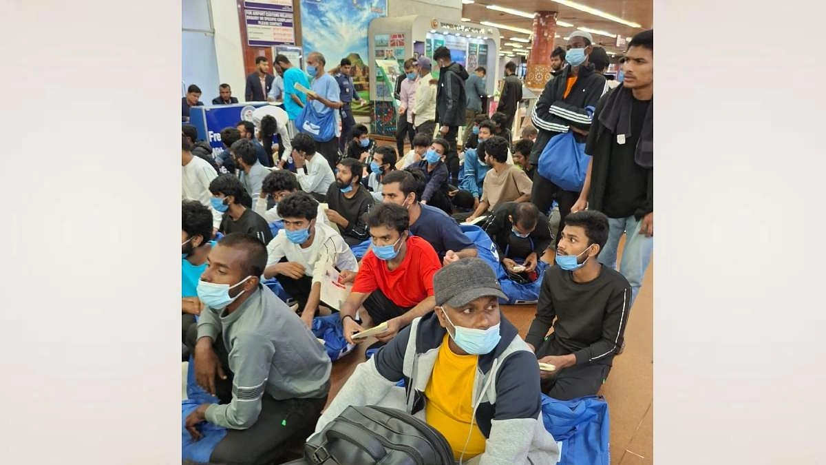 লিবিয়া থেকে ঢাকায় ফিরলেন ১৭০ বাংলাদেশি