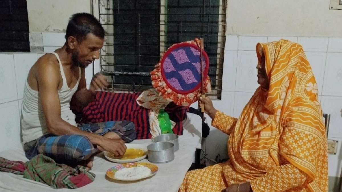 হিলিতে লোডশেডিংয়ে বিপর্যস্ত জনজীবন