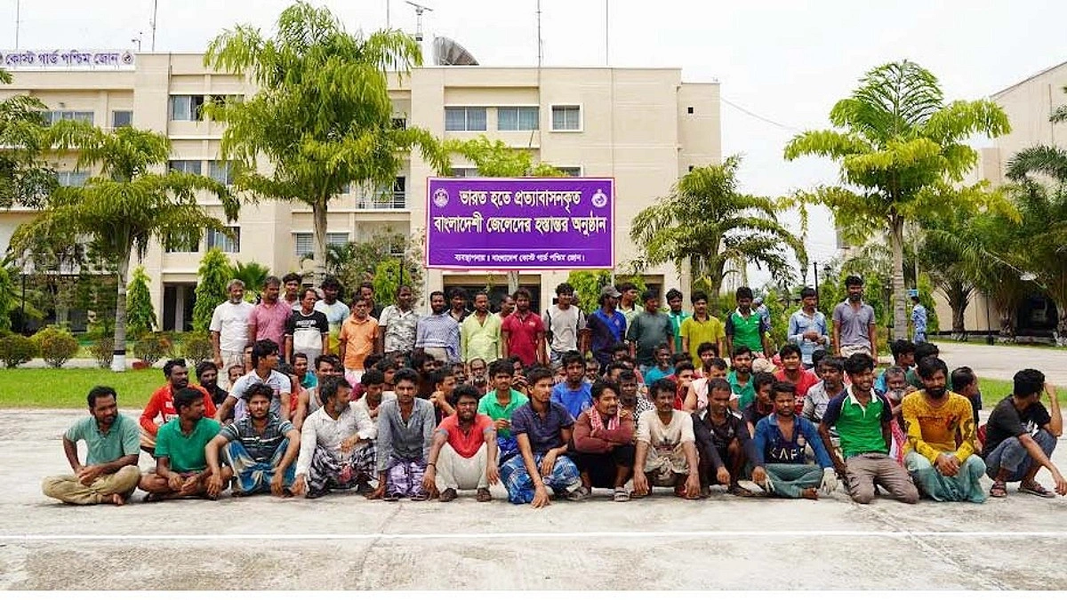 বাংলাদেশি ৯১ জেলেকে ফেরত দিল ভারতীয় কোস্ট গার্ড