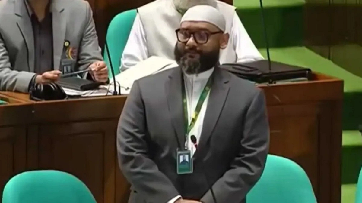 সংসদে পুশইন নিয়ে আলোচনা স্থগিত, ক্ষোভ ঝাড়লেন এমপি আরমান