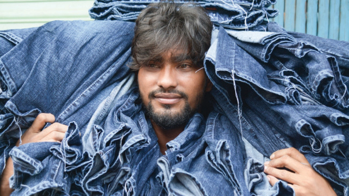 কারখানার পথে