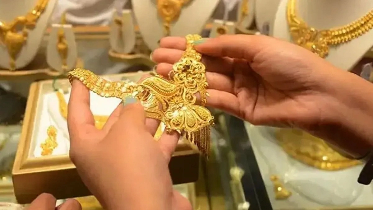 দেশের বাজারে কমেছে স্বর্ণের দাম