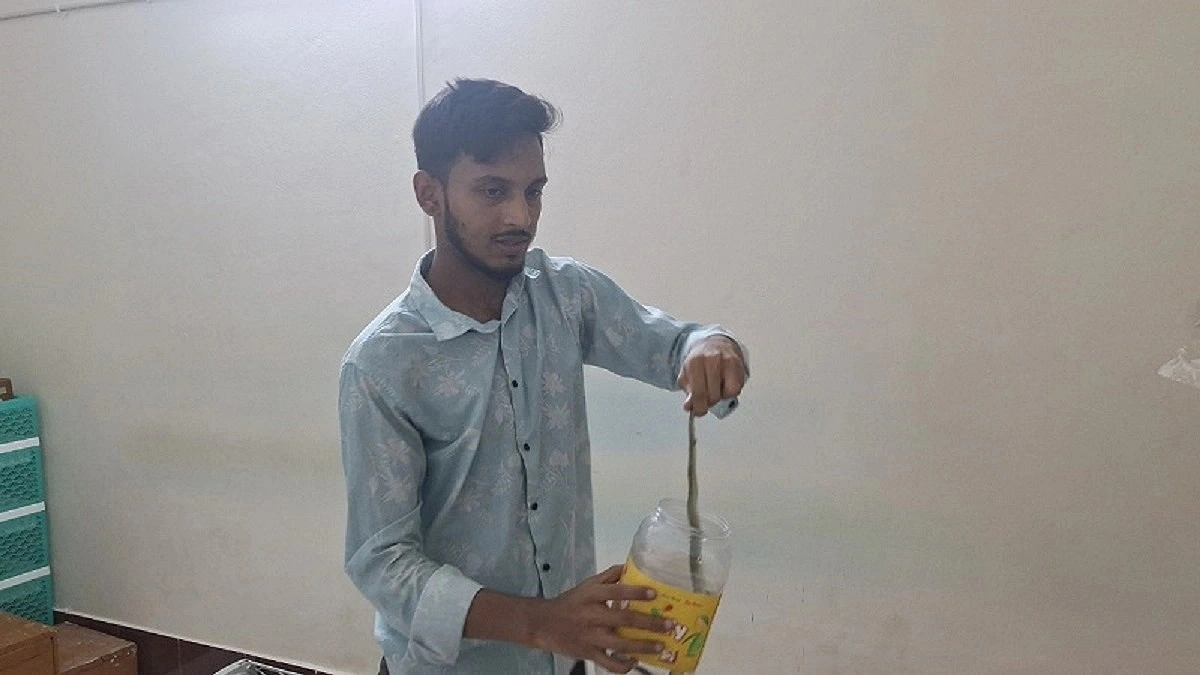 ক্লিনিকের এসি থেকে উদ্ধার ‘কালনাগিনী’