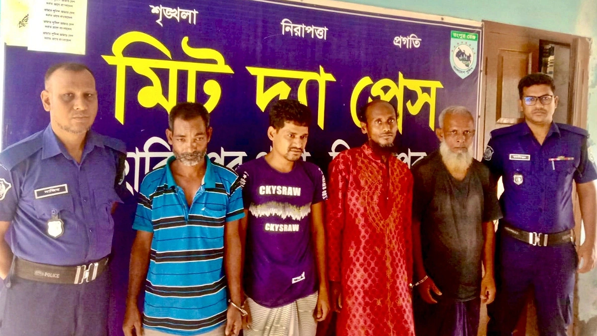 দিনাজপুরে ৪ মাদক কারবারি গ্রেপ্তার