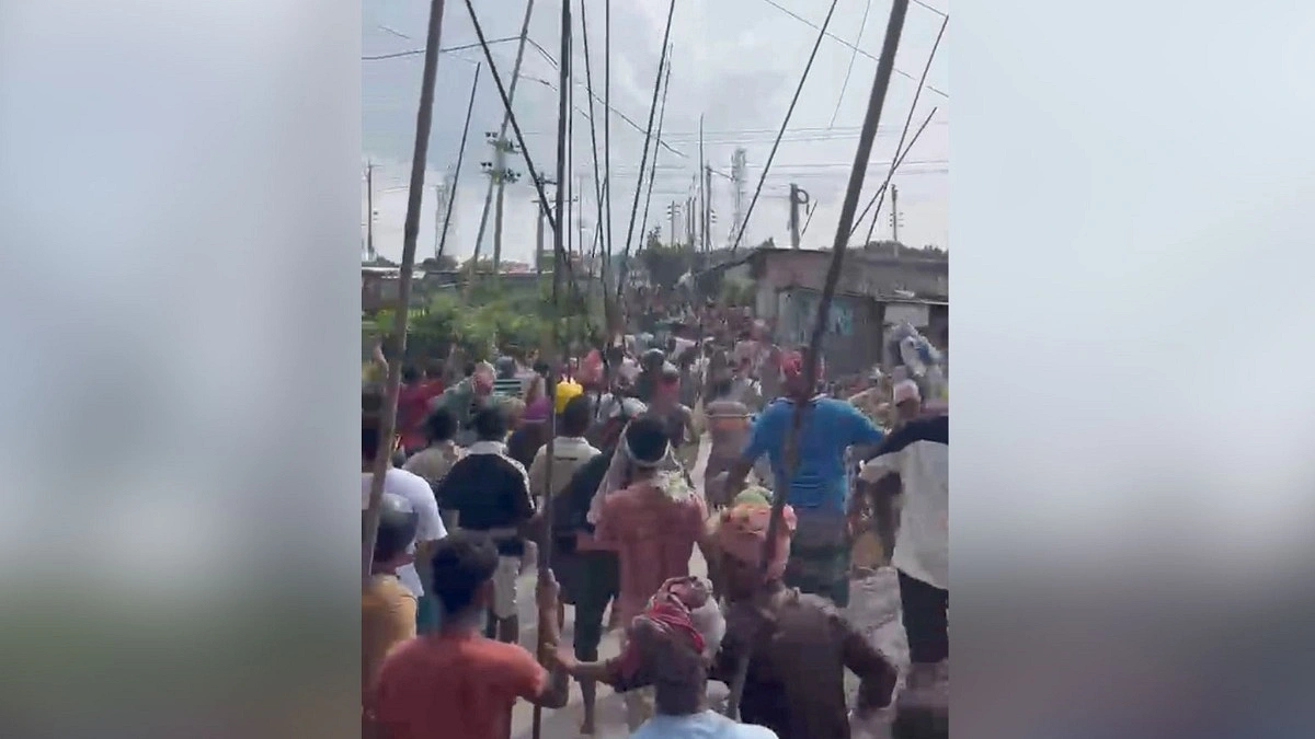 ভাঙ্গায় আধিপত্যের দ্বন্দ্বে সংঘর্ষ, পুলিশসহ আহত অর্ধশতাধিক