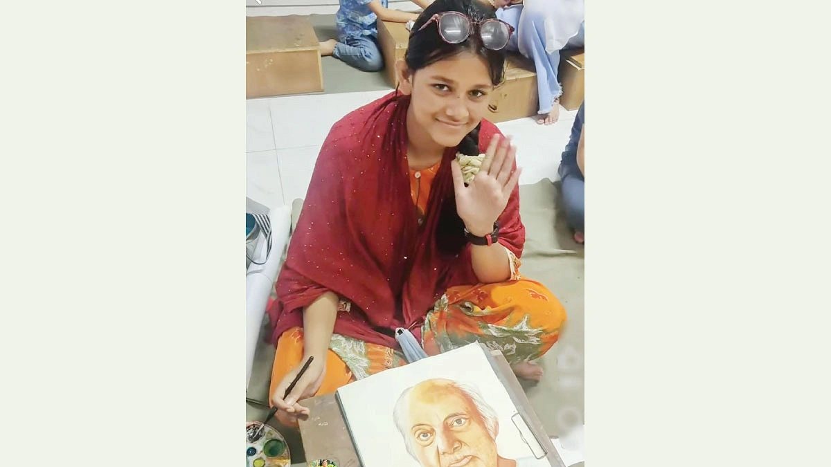 প্রতিকূলতা জয় করে এগিয়ে চলছে বর্ণ
