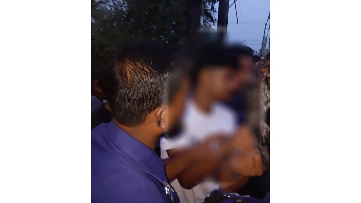 নোয়াখালীতে বিদেশি পিস্তল-গুলিসহ কিশোর আটক