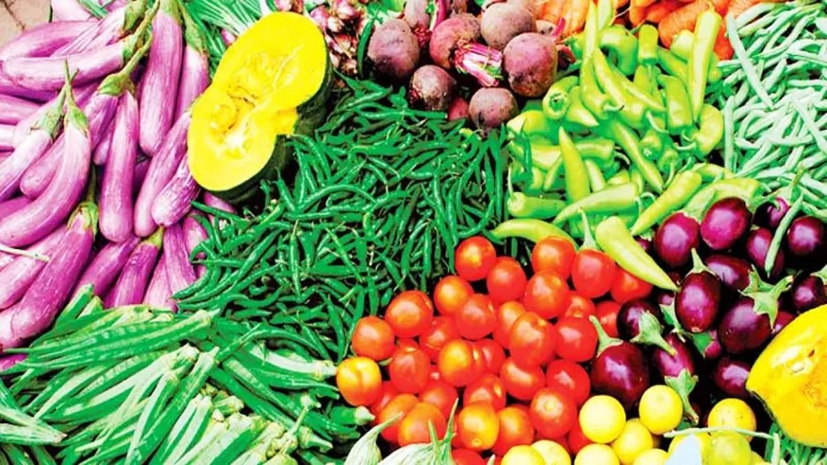 ৬০-৭০ টাকায় মিলছে  ঢেঁড়স, ৮০ করলা
