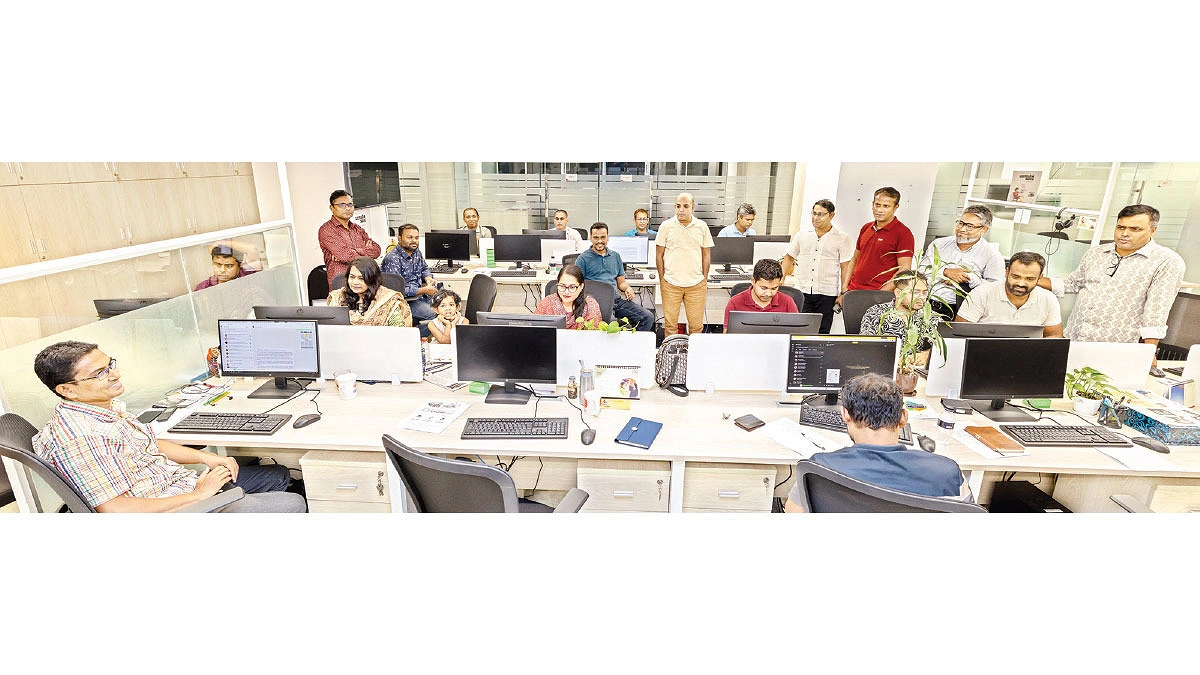 ফ্রন্টলাইনের আমলনামা