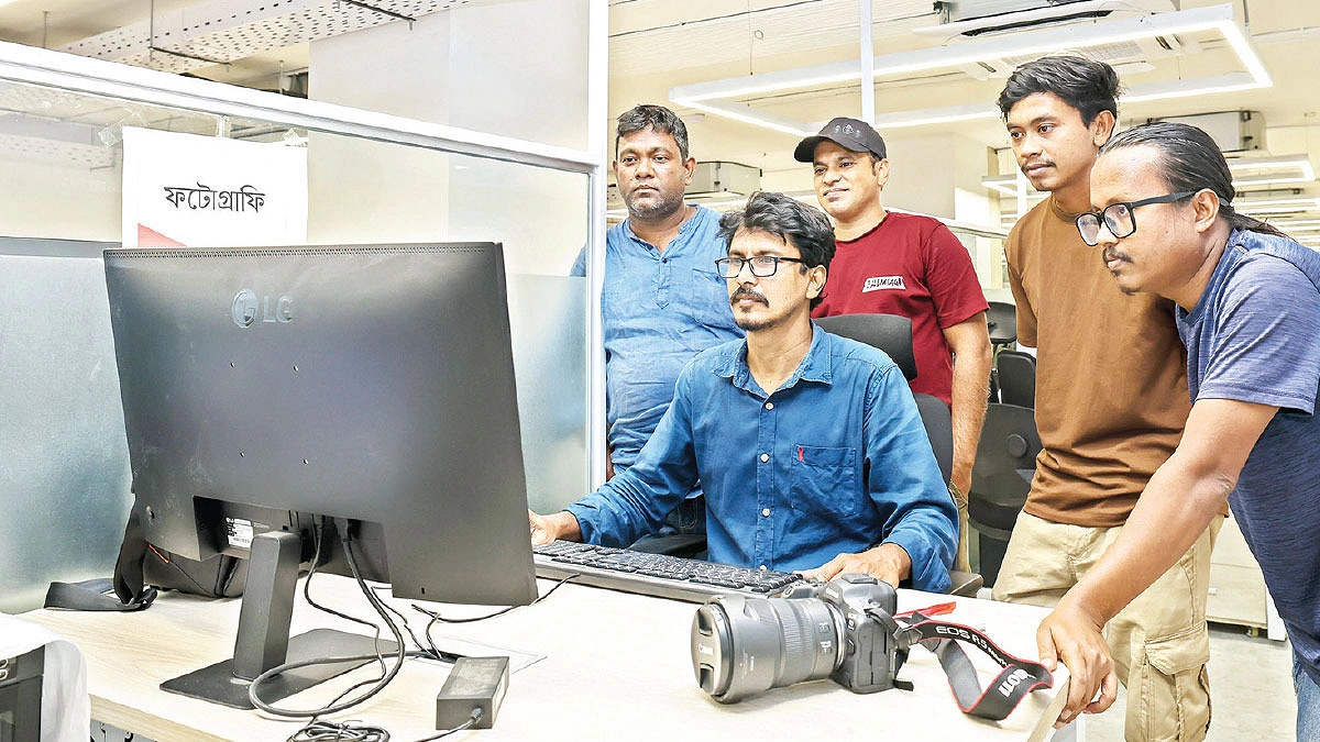 স্থিরচিত্রের ভাষায় আগামীর সময়