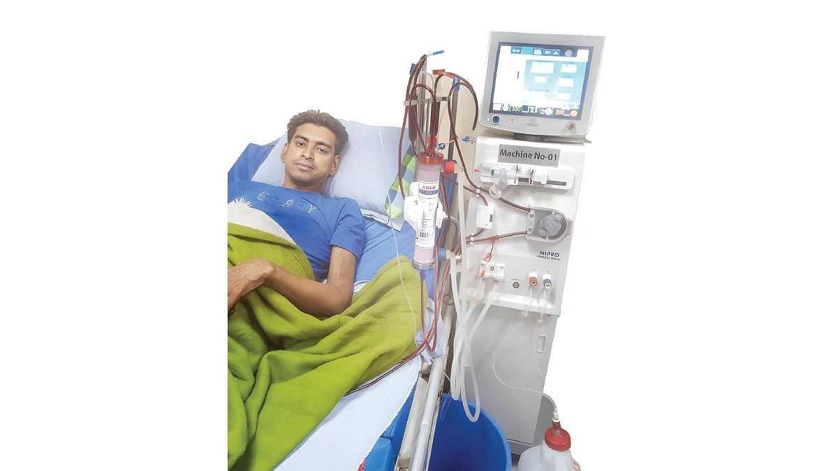 আইনজীবীর বাঁচার স্বপ্ন হাসপাতালে বন্দি