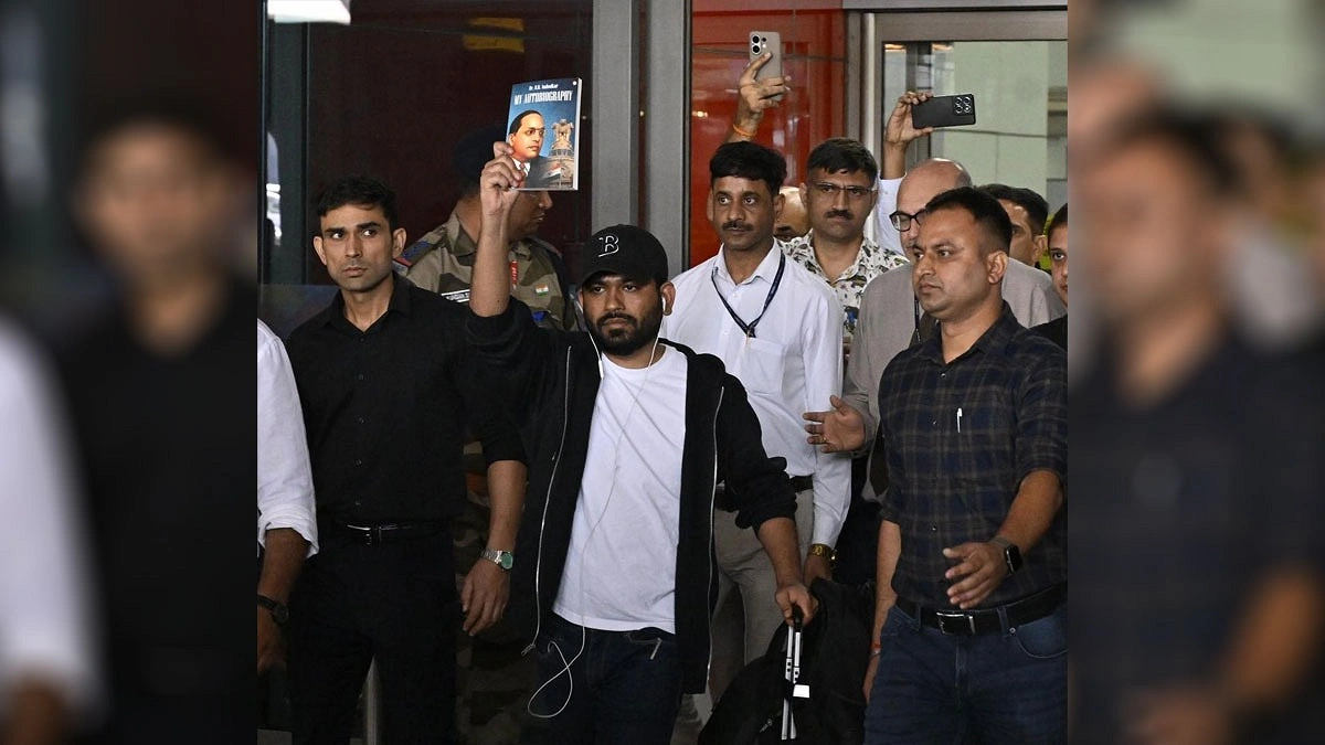 ১১ শিক্ষার্থীর মৃত্যু নিয়ে মোদিকে চিঠি, শিক্ষামন্ত্রীর অপসারণ চাইলেন অভিজিৎ