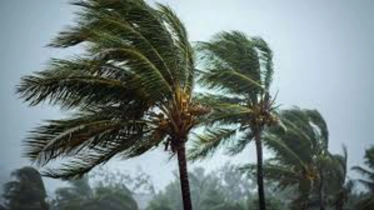 ৫ জেলায় ৬০ কিমি বেগে ঝড়ের শঙ্কা, নদীবন্দরে সতর্ক সংকেত