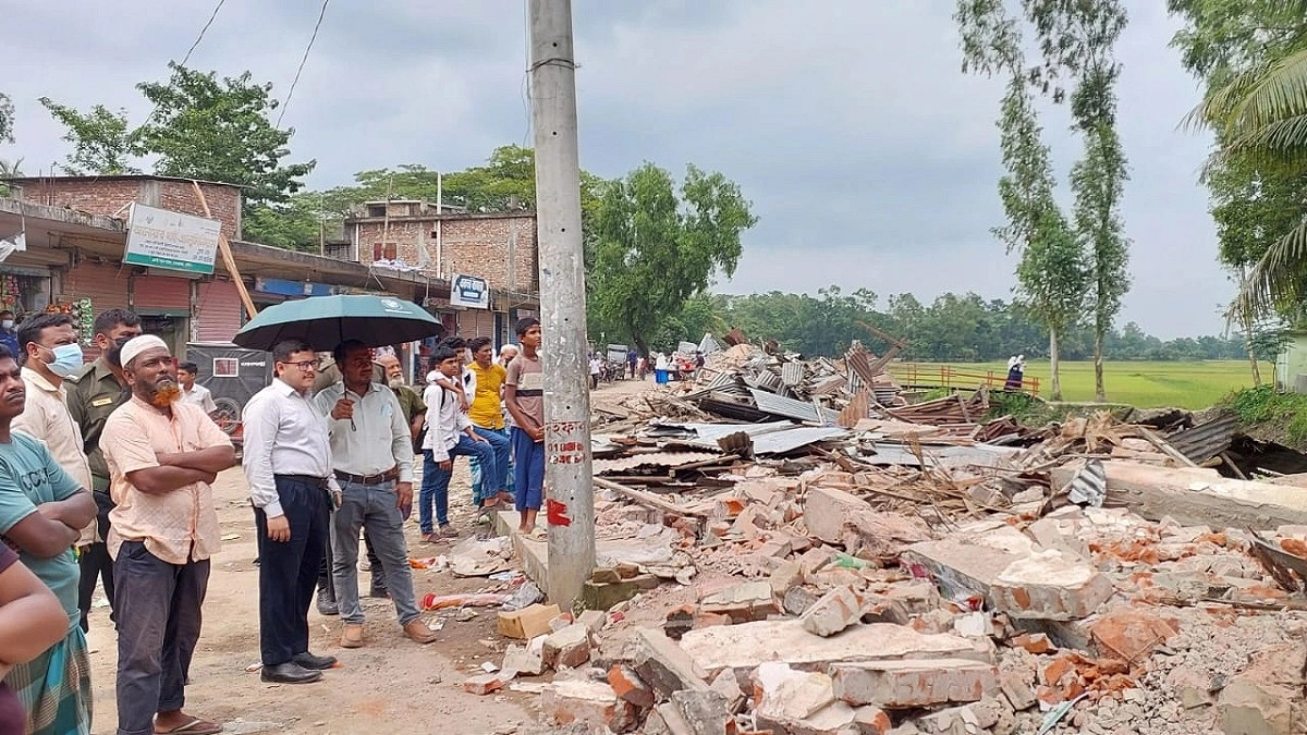 মনোহরগঞ্জের সরকারি খাল দখলমুক্ত, উচ্ছেদ অর্ধশতাধিক দোকান
