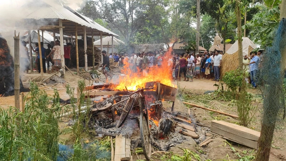 শিশু হত্যা: অভিযুক্ত ও পুলিশের ওপর হামলা, ‘সামাল দিতে’ ওসি প্রত্যাহার