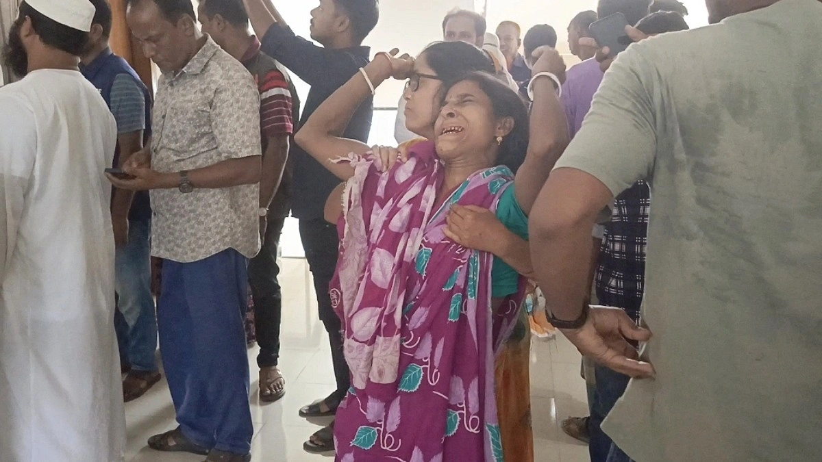 ডাকবাংলোর ভেতর পড়ে ছিল মা ও দুই সন্তানের লাশ