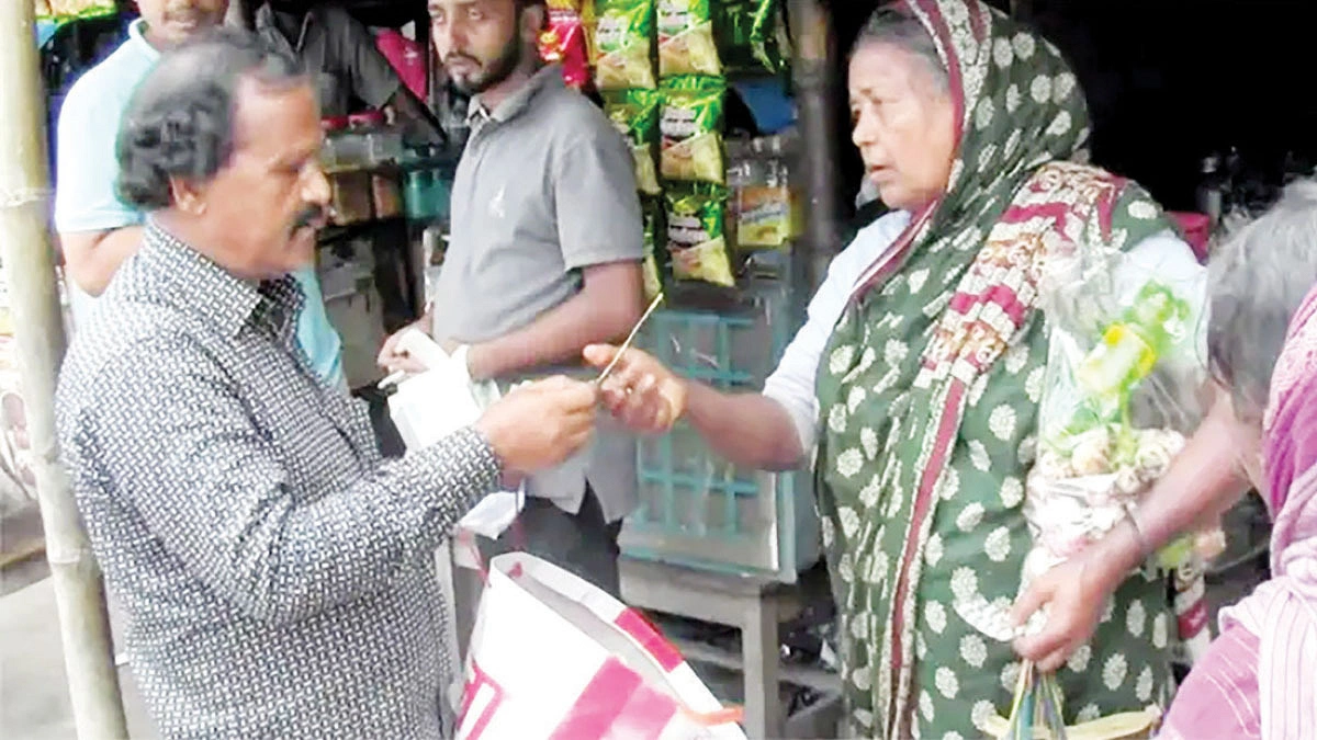 মানুষের চিকিৎসার খরচ জুগিয়ে নিঃস্ব ইয়াকুব