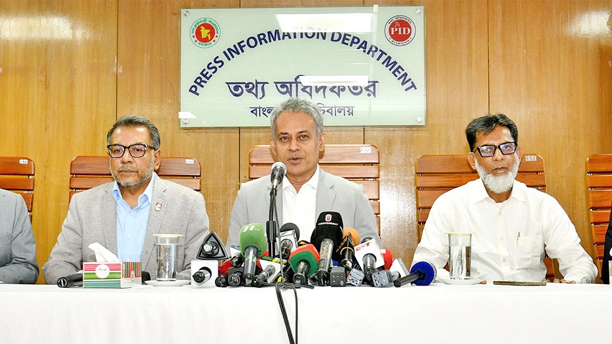 পদ্মা রেলসেতুর নিচ থেকে প্রয়োজনে মাটি সরানো হয়েছে