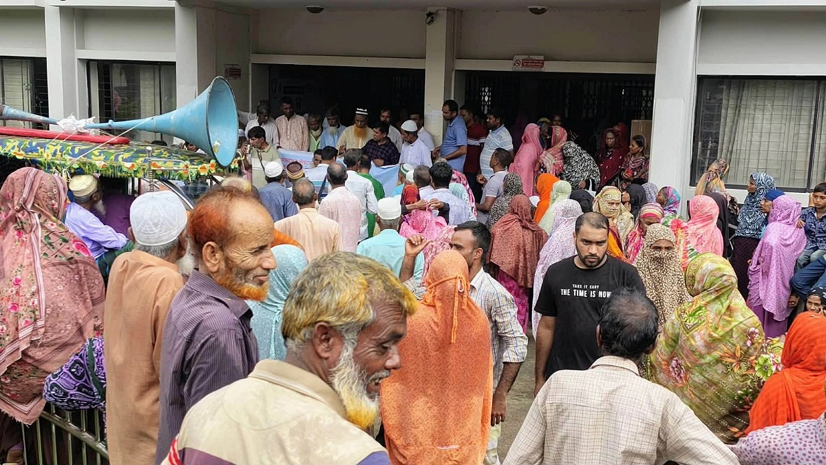 এক হাজার কোটি টাকার আমানত ফেরতের দাবিতে আন্দোলন