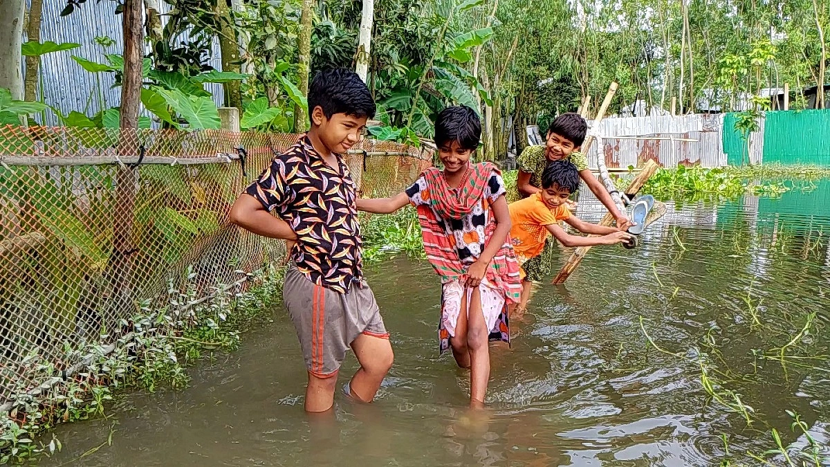 ফের বাড়ছে তিস্তার পানি, বন্যার শঙ্কা