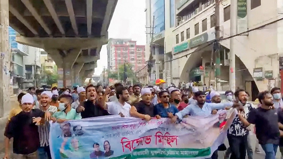 সকালে নিষিদ্ধ ছাত্রলীগ-যুবলীগের ঝটিকা মিছিল, রাতে গ্রেপ্তার ১৩