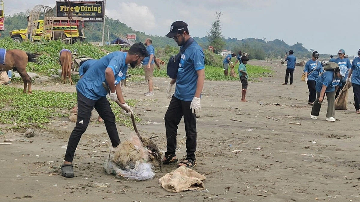 সমুদ্র দিবসে কক্সবাজারের সৈকত থেকে ৭ টন বর্জ্য অপসারণ