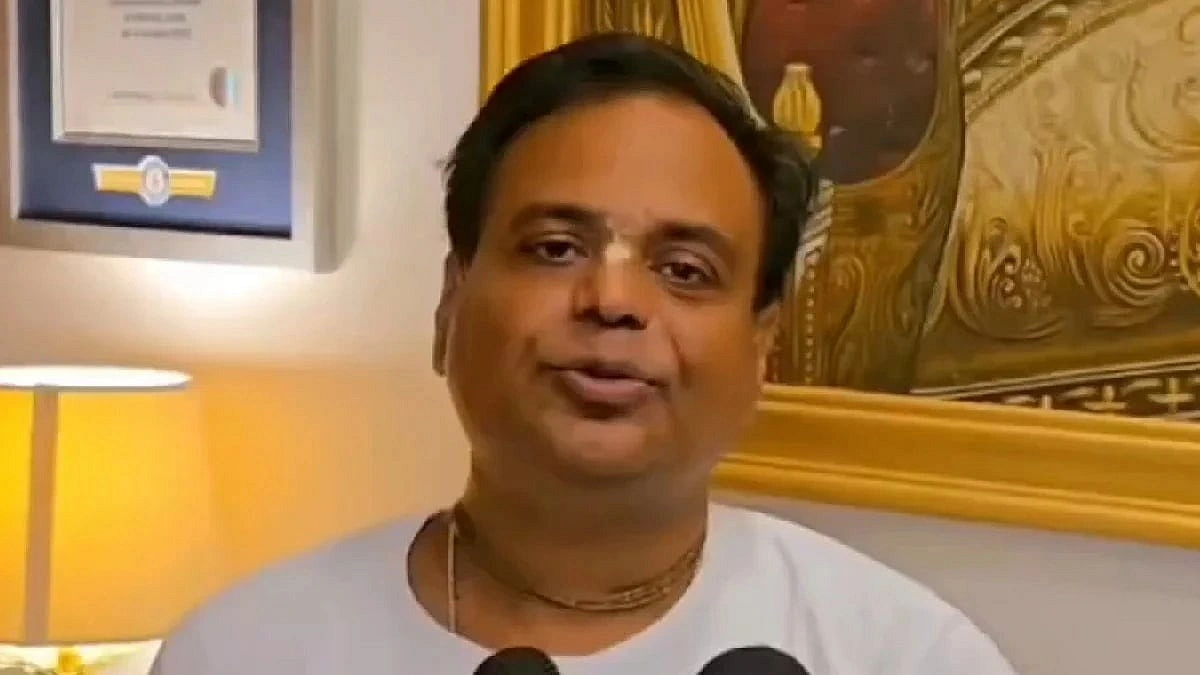 বাংলাদেশ নিয়ে মন্তব্যের জেরে রাধারমণ দাসকে বাধ্যতামূলক ছুটিতে পাঠাল ইসকন