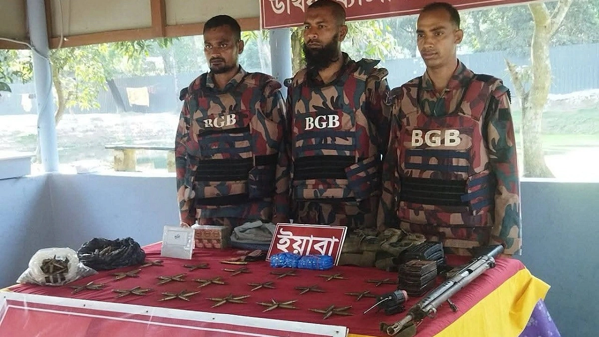 পালংখালী সীমান্তে বিজিবি-আরএসও গোলাগুলি, অস্ত্র-ইয়াবা উদ্ধার